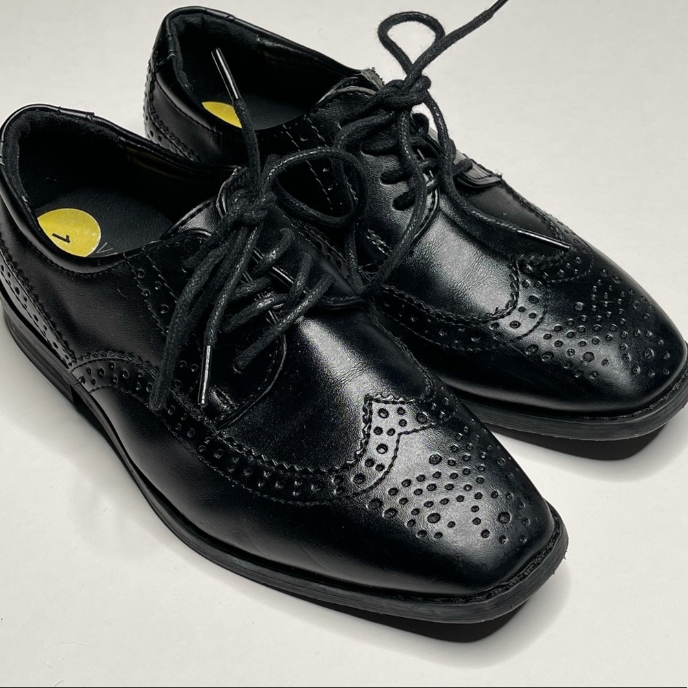 Van Heusen Wingtip Oxford Dress Shoe Faux Leather